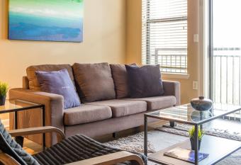 FRONTDESK Oakwood Residence Apts Uptown Dallas has Balcony rooms