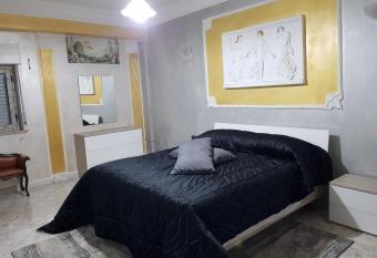 Home Business & Holidays has Balcony rooms