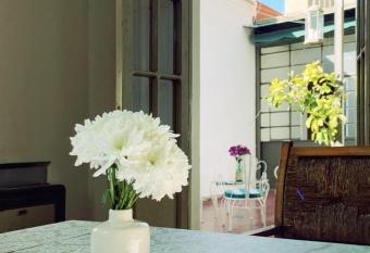 Alem Colonial allows 18 year olds to book a room