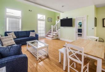 Duval Delight has Balcony rooms