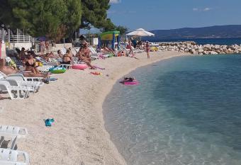 Apartman Ikar has Balcony rooms