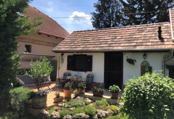 CSAOL Apartman h  z allows 18 year olds to book a room