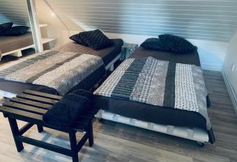 Mollys allows 18 year olds to book a room