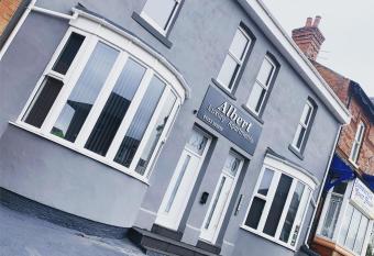 Albert Luxury Hottub & Jacuzzi Apartments has rooms with a private hot tub