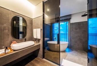 The Week & Resort allows 18 year olds to book a room