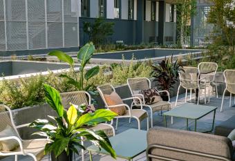 Live Hotels Bordeaux Lac allows 18 year olds to book a room