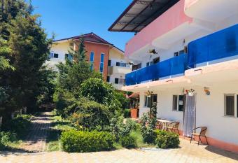 Casa Paloma has Balcony rooms