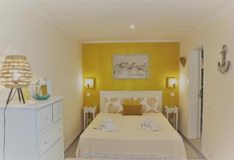 T0 Junto a Praia de Vale Centeanes / Carvoeiro has Balcony rooms