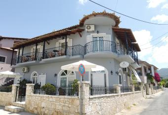 Xanthi Apartments has Balcony rooms