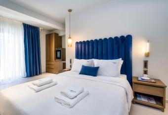 JJ Rooms luxury apartments has Balcony rooms