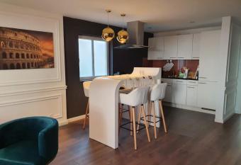 Rome Apartment allows 18 year olds to book a room