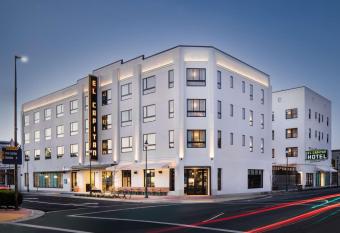 El Capitan Hotel allows 18 year olds to book a room