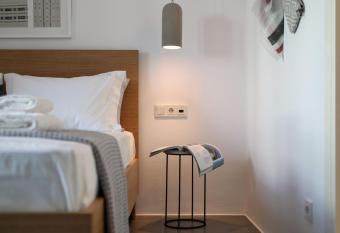 Vorta Naxos allows 18 year olds to book a room