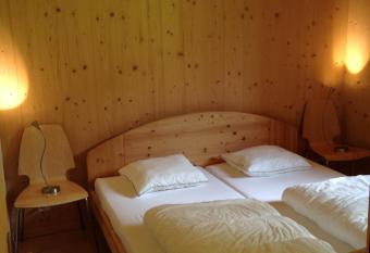 2-Zimmer Ferienwohnung,Parterre,Sitzplatz,Garage has Balcony rooms