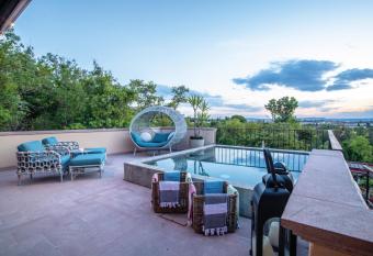 Hotel Apapacho Boutique allows 18 year olds to book a room