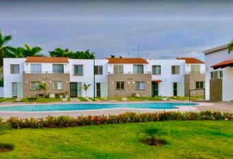 Modern Pool Side 3 Bedroom House, Puerto Vallarta has Balcony rooms