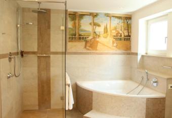 Parkhotel Crombach has Balcony rooms