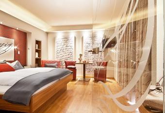 Hotel Weinbauer has Balcony rooms