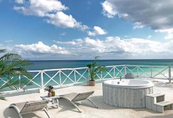 Coco Unlimited has rooms with a private hot tub