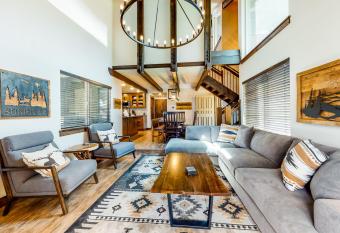 35 Tennis Village has Balcony rooms