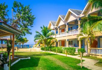 Tamboo Resort has Balcony rooms