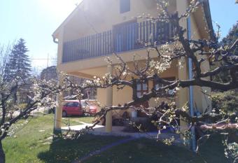 Dedinje has Balcony rooms