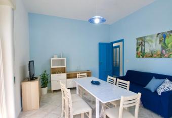 Residence Del Golfo - Scauri allows 18 year olds to book a room