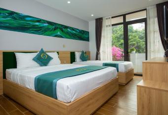 Emerald Hotel C  t B   has Balcony rooms