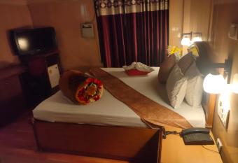 Mid city hotel and banquet has Balcony rooms