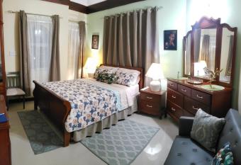 Irie HideAway - Private Studio in Gated Community --Caribbean Estates, Portmore has Balcony rooms