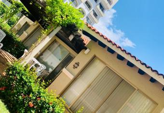 HAB PLANTA BAJA HOTEL TSORO 2 Adultos 1 menor IXTAPA WIFI GRATIS has Balcony rooms