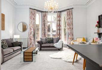 The Lincoln Apartments part of  has Balcony rooms