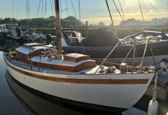 Hoitak allows 18 year olds to book a room