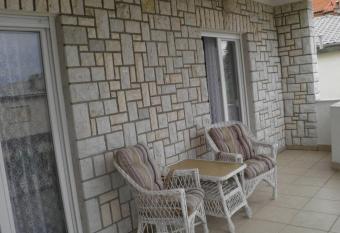 Apartmani s dvije spava  e sobe 4 osobe has Balcony rooms