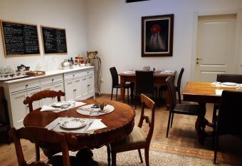 B&B S. Trinit   18 Suites & Rooms allows 18 year olds to book a room