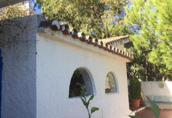 Cute Little Casita has Balcony rooms