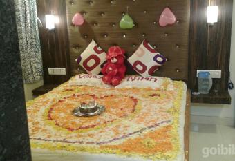 Hotel Koyona & Restauarant has Balcony rooms