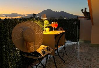 Il Tempio Di Giove Suite Pompei has Balcony rooms