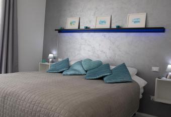 Casa T&G apartment, Jewel of Siena, Tuscany allows 18 year olds to book a room