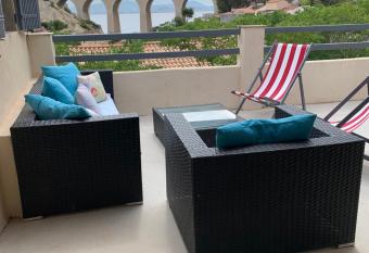 Marseille calanque, la vesse, cabanon has Balcony rooms