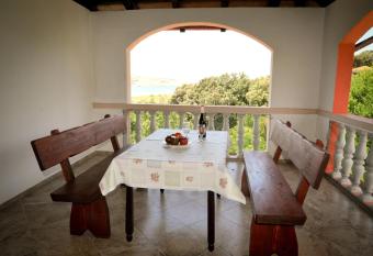 Apartmani Grgek has Balcony rooms