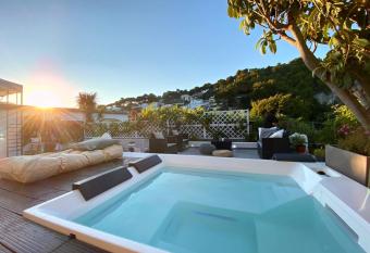 CASA MASGABA allows 18 year olds to book a room