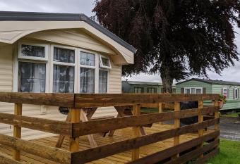 Lyndhurst Corner has Balcony rooms