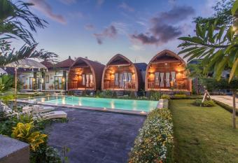 Mailaku House has Balcony rooms