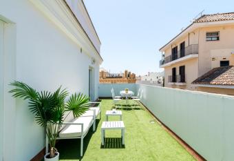 Casa Palacio Sanl  car de Barrameda allows 18 year olds to book a room