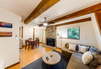 Ski Country 82A has Balcony rooms