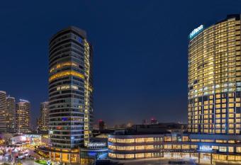 Hilton Mall Of Istanbul has Smoking/Balcony rooms