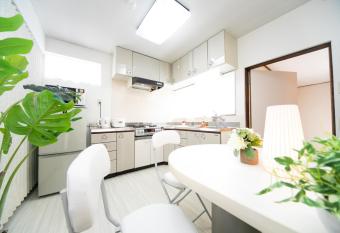 Yokkaichi Nishishinchi Hotel has rooms with a private hot tub