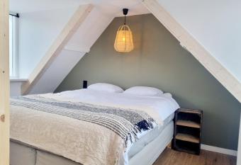 Tip! Noordwijk city center house has Balcony rooms