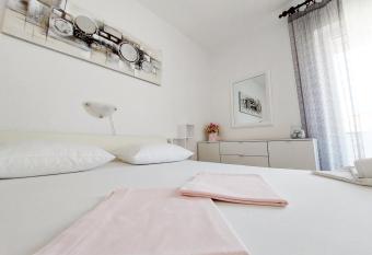 APARTMENT ELI has Balcony rooms